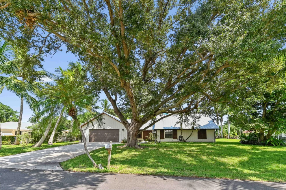 Unit for sale at 9227 SE Gettysburg Court, Hobe Sound, FL 33455