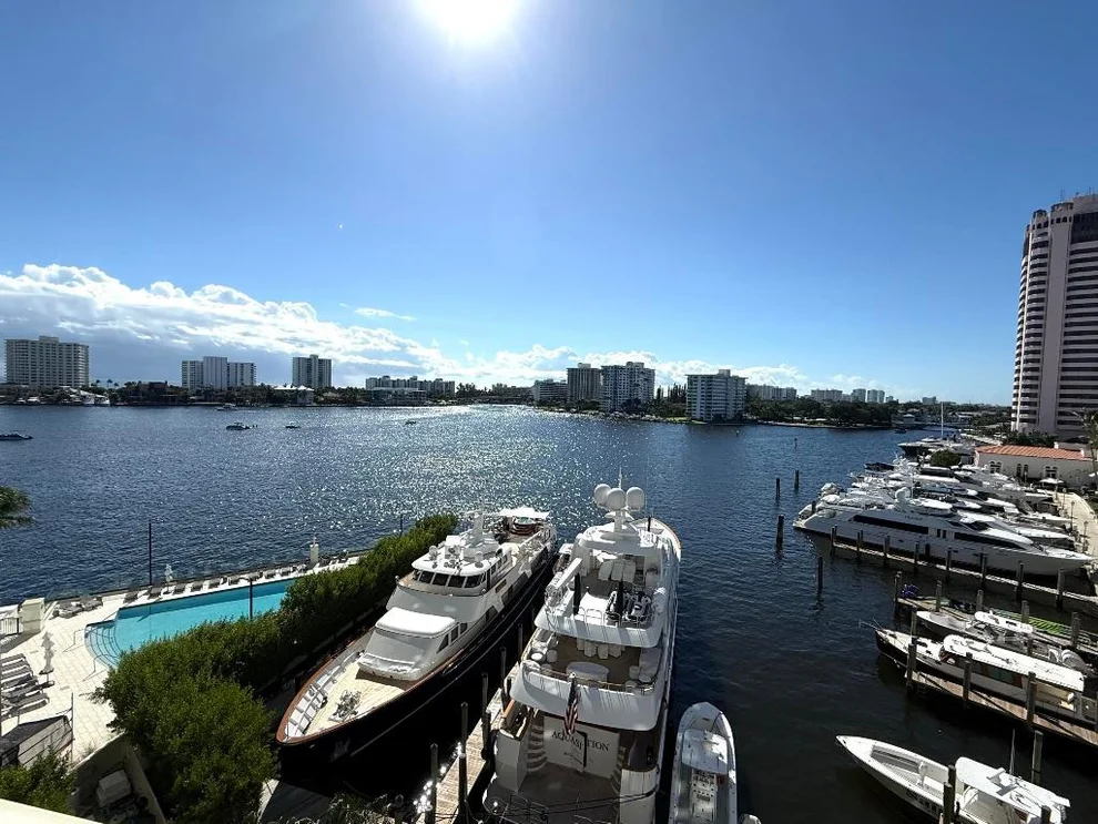 Unit for sale at 550 SE 5th Avenue, Boca Raton, FL 33432