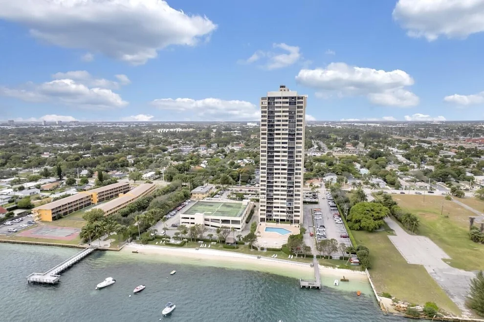 Unit for sale at 5600 N Flagler Drive, West Palm Beach, FL 33407
