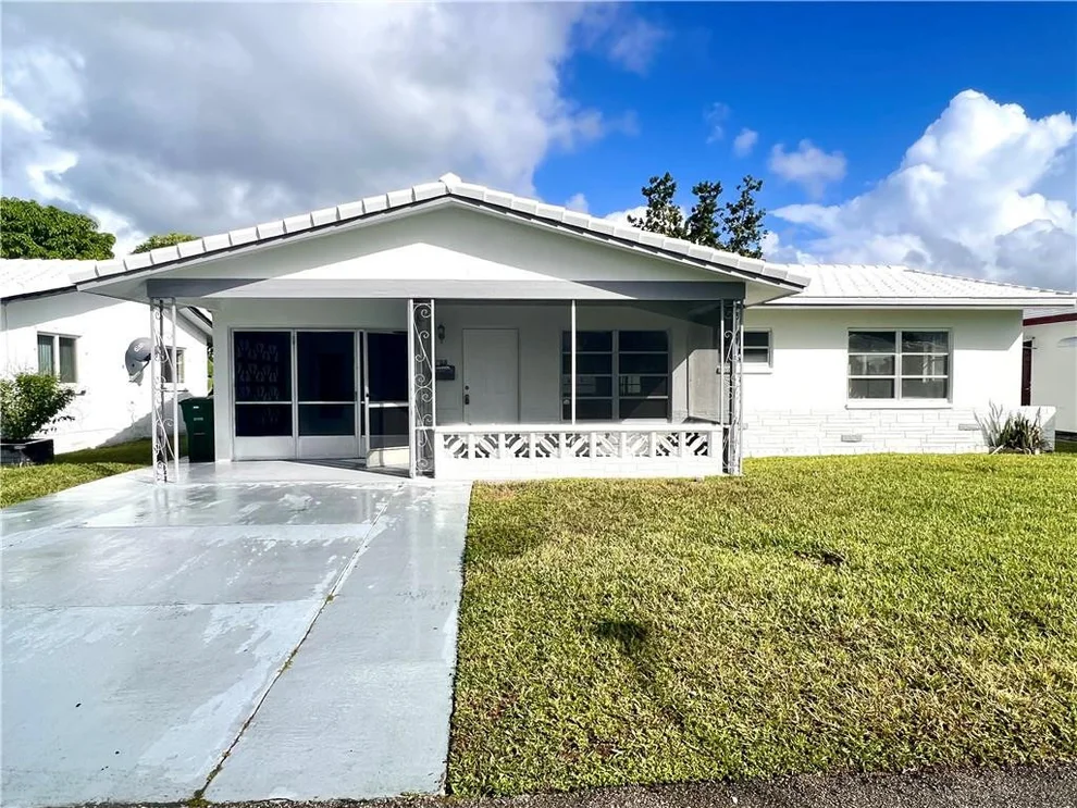 Unit for sale at 5708 NW 82nd Avenue, Tamarac, FL 33321