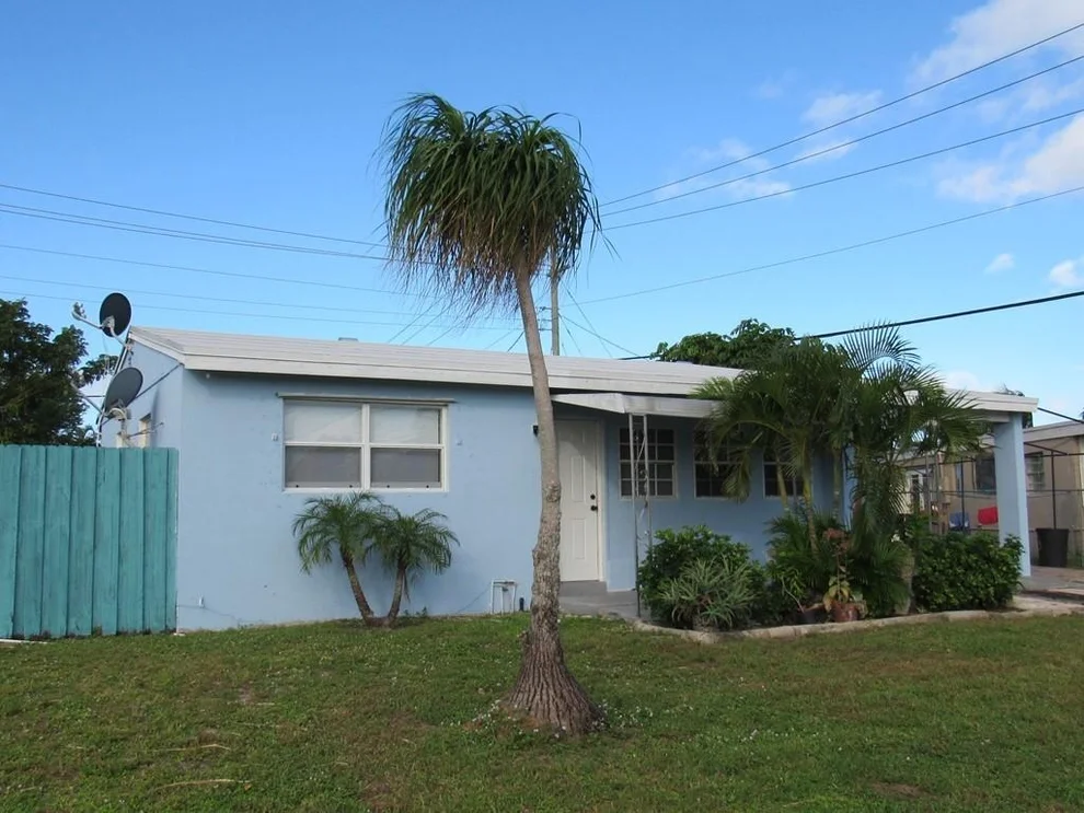 Unit for sale at 483 Seminole Drive, Lake Worth, FL 33462