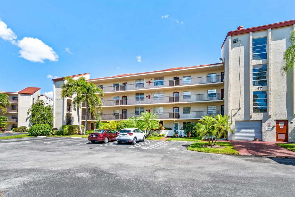 Unit for sale at 27 Abbey Lane, Delray Beach, FL 33446