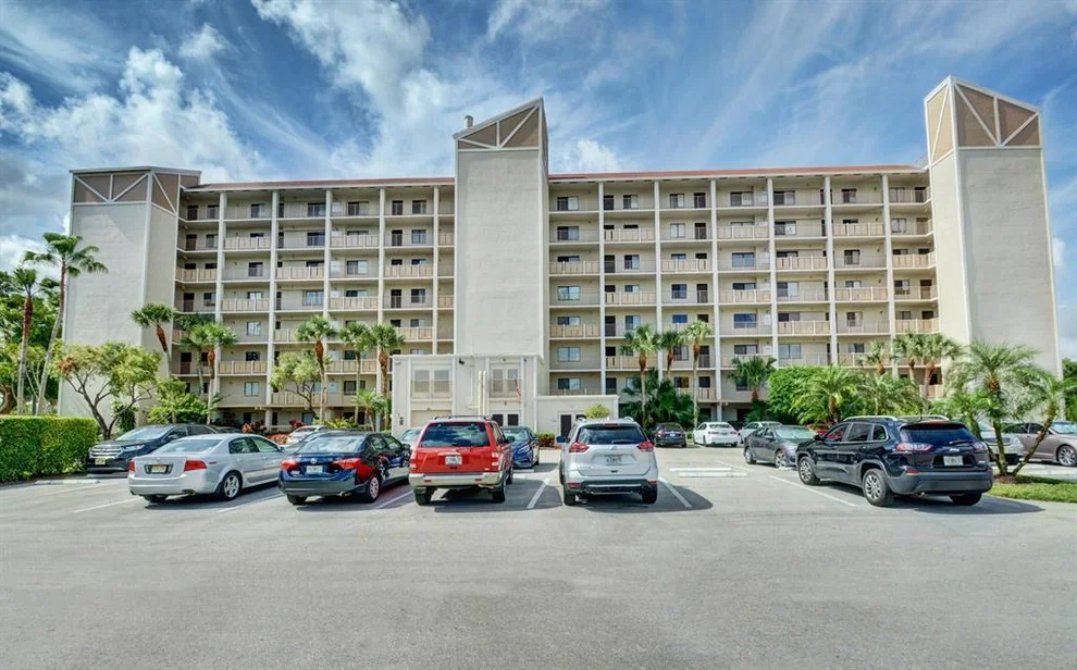 Unit for sale at 14460 Strathmore Lane, Delray Beach, FL 33446