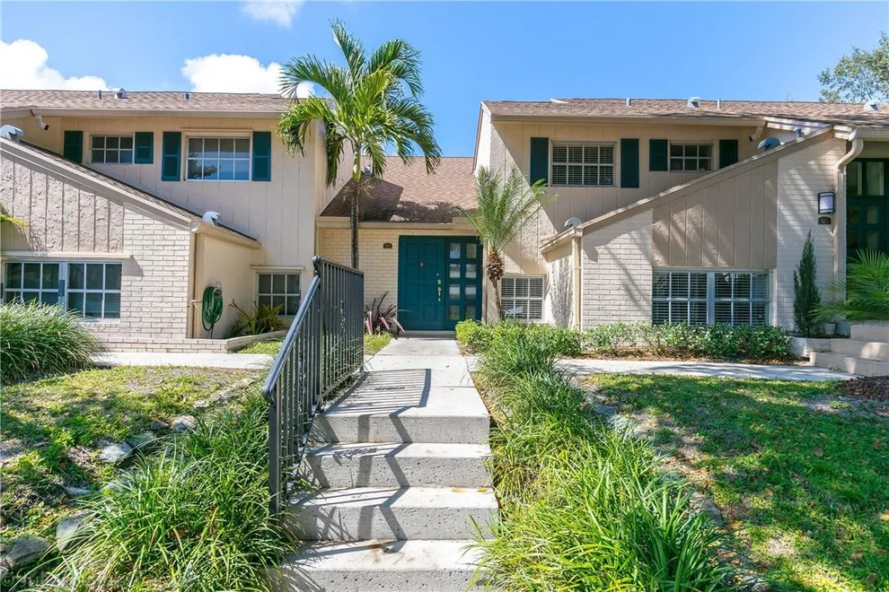 Unit for sale at 685 Kensington Place, Wilton Manors, FL 33305