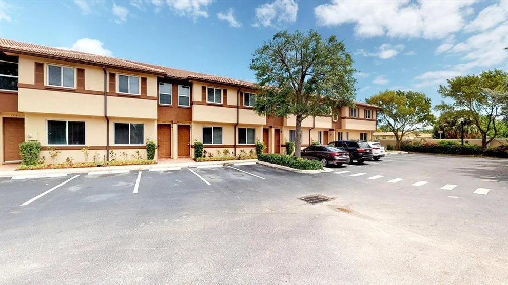 Unit for sale at 1910 Alamanda Way, Riviera Beach, FL 33404