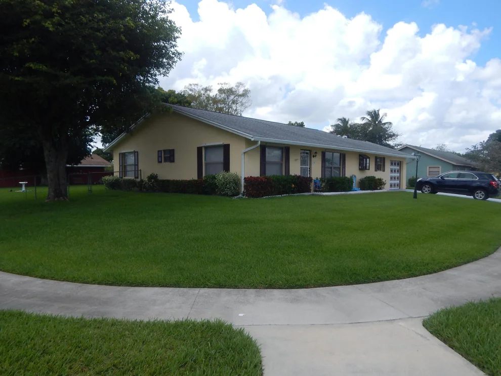 Unit for sale at 104 La Mancha Avenue, Royal Palm Beach, FL 33411