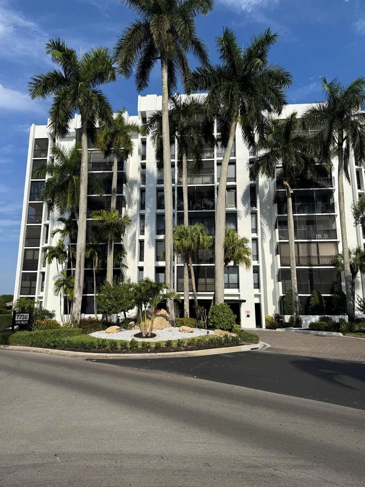 Unit for sale at 7738 Lakeside Boulevard, Boca Raton, FL 33434