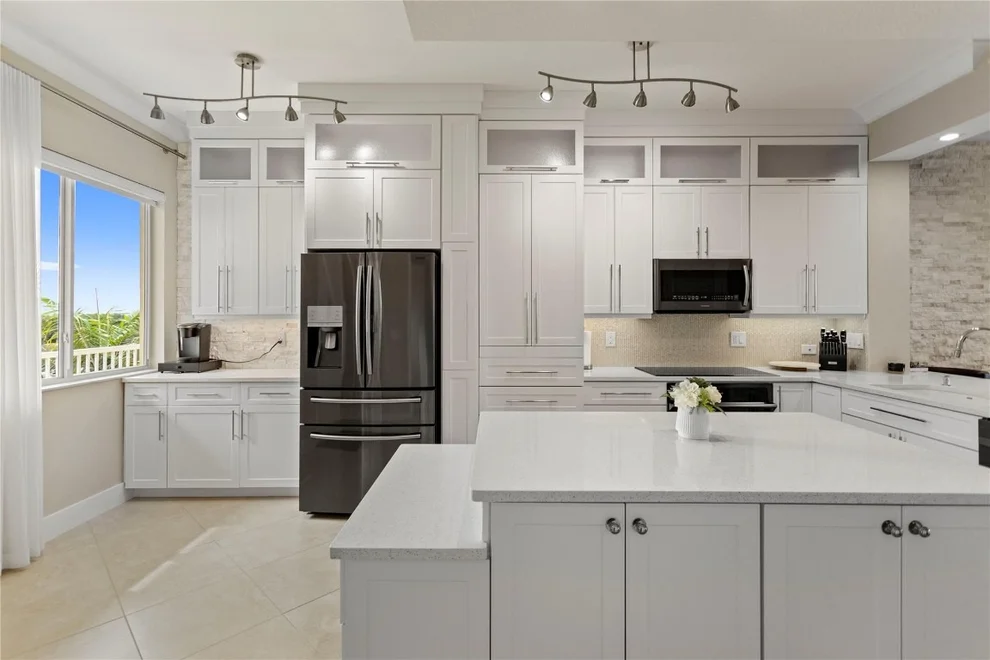 Unit for sale at 3500 Oaks Clubhouse Drive, Pompano Beach, FL 33069