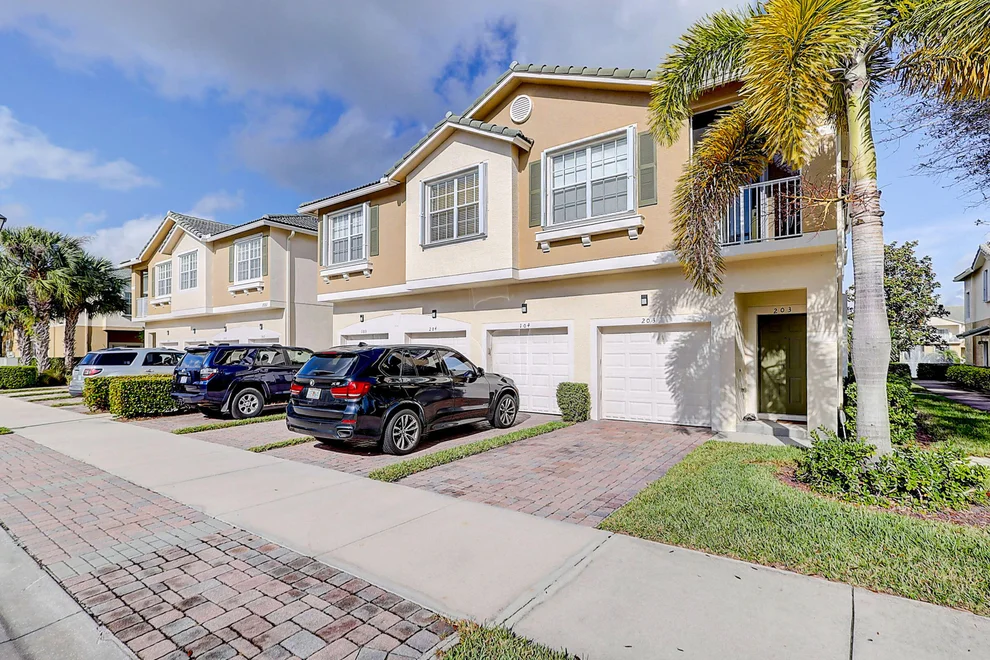 Unit for sale at 1551 SE Hampshire Way, Stuart, FL 34994