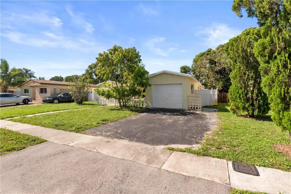 Unit for sale at 3578 NW 33rd Street, Lauderdale Lakes, FL 33309