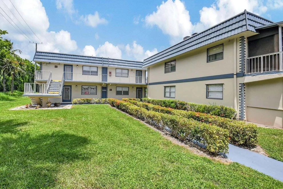 Unit for sale at 215 Brittany E, Delray Beach, FL 33446