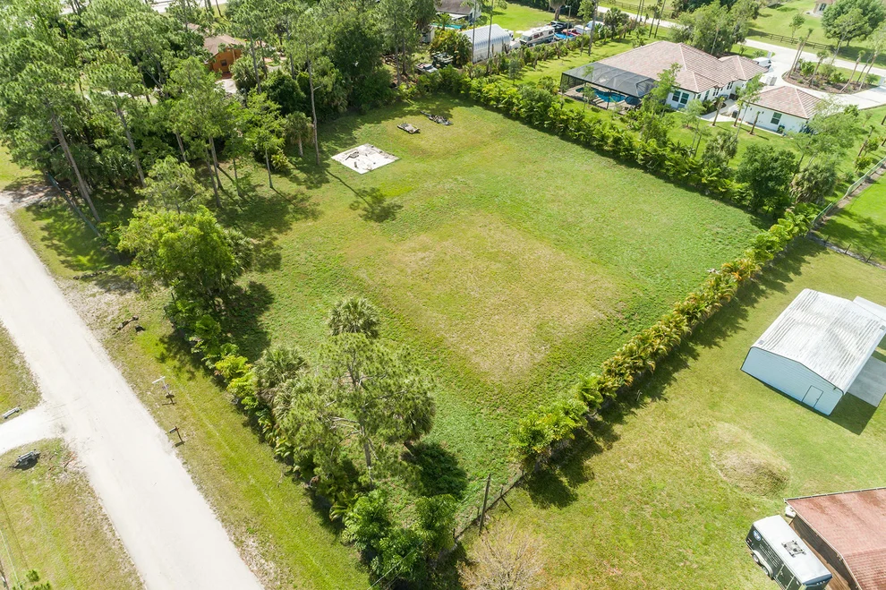 Unit for sale at Xxxxx W Hialeah Drive, Loxahatchee, FL 33470