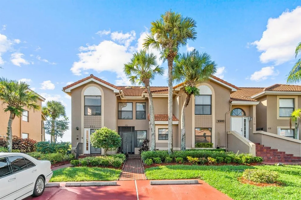 Unit for sale at 10910 Lakemore Lane, Boca Raton, FL 33498