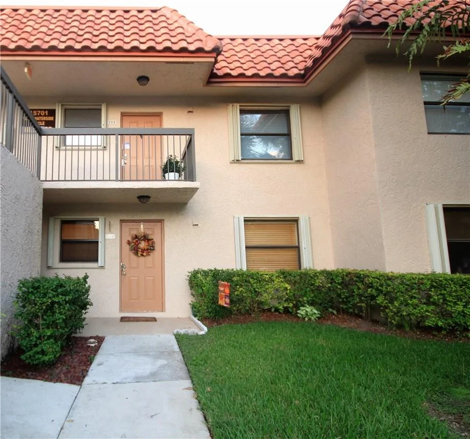 Unit for sale at 15701 W Waterside Circle, Sunrise, FL 33326