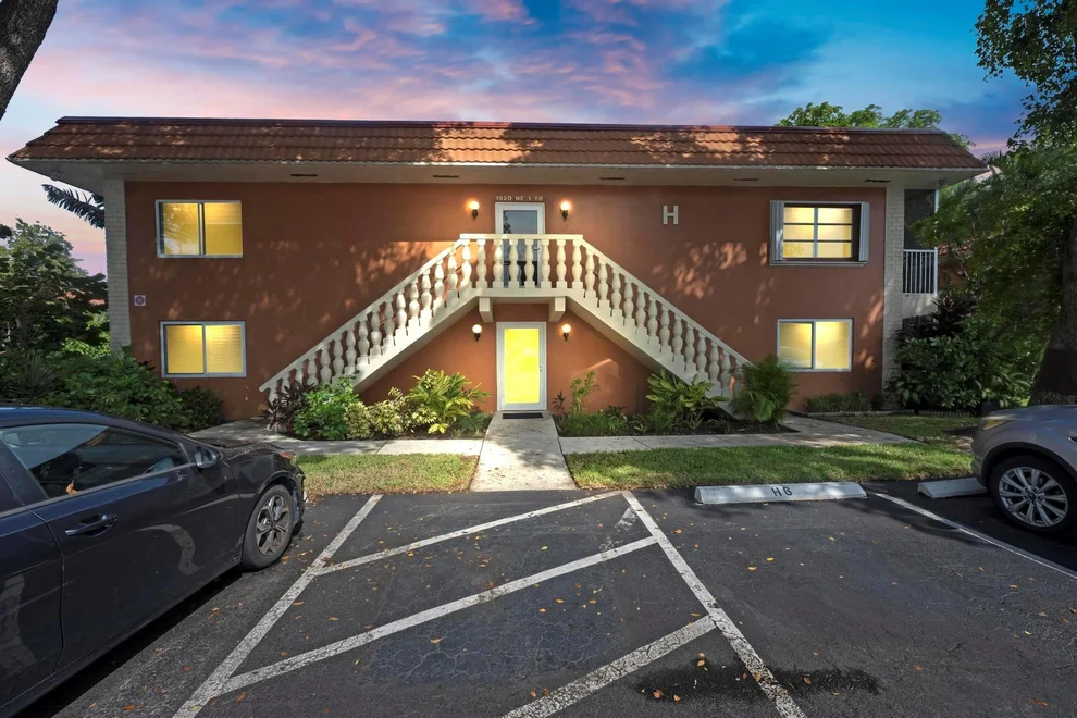 Unit for sale at 1920 NE 1st Terrace, Wilton Manors, FL 33305