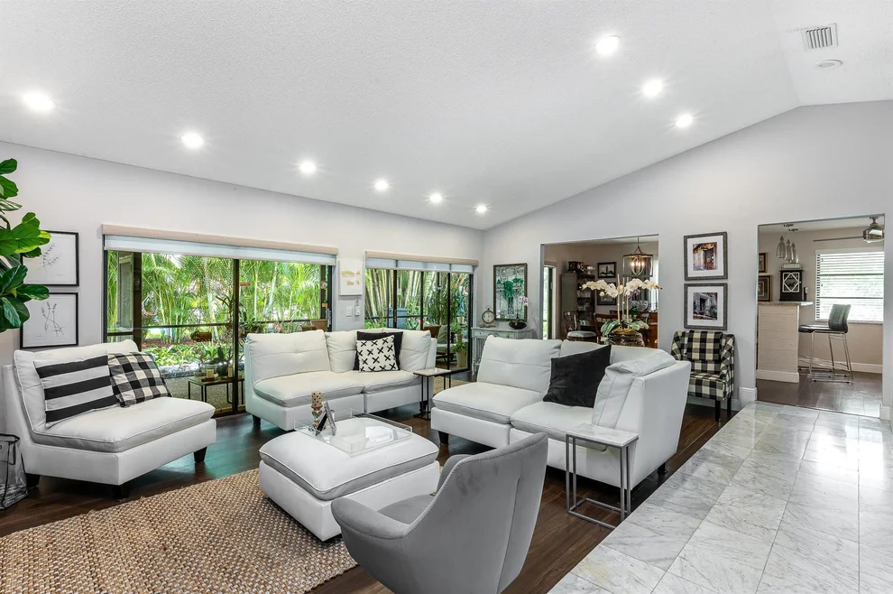 Unit for sale at 6874 Villas Drive W, Boca Raton, FL 33433