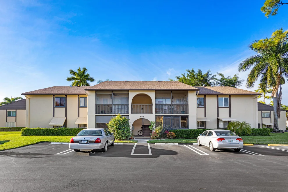 Unit for sale at 439 Pine Glen Lane, Greenacres, FL 33463