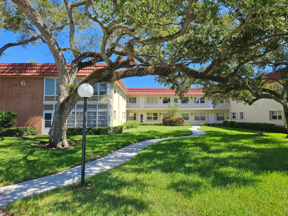 Unit for sale at 6 VISTA PALM Lane, Vero Beach, FL 32962