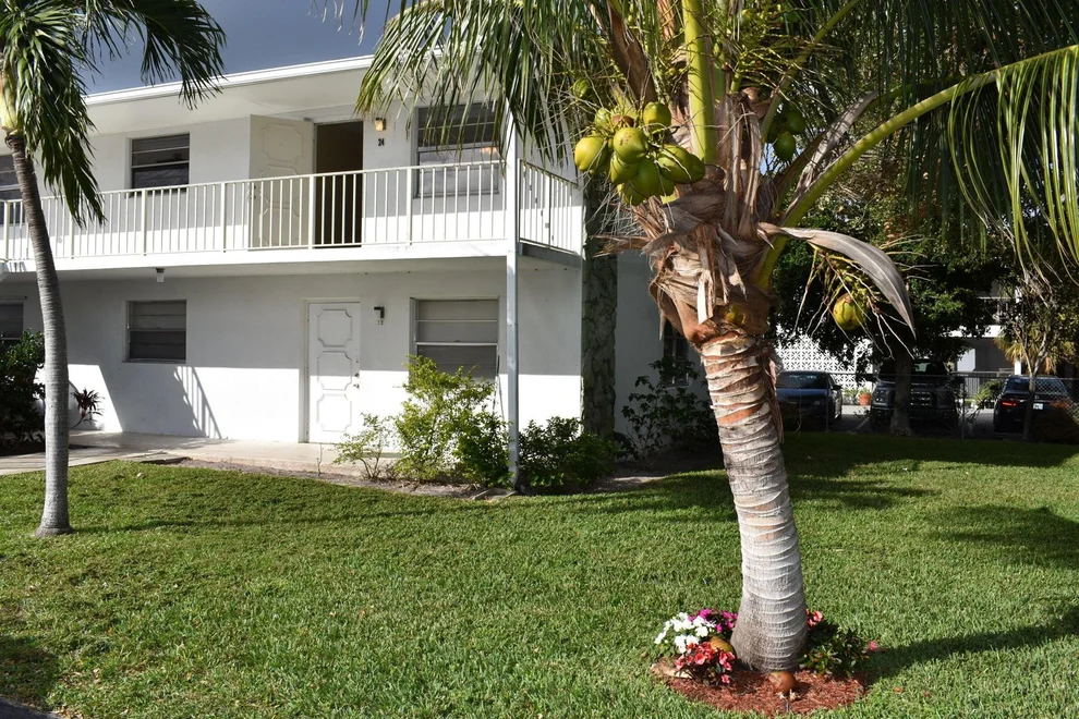 Unit for sale at 1733 3rd Avenue N, Lake Worth Beach, FL 33460