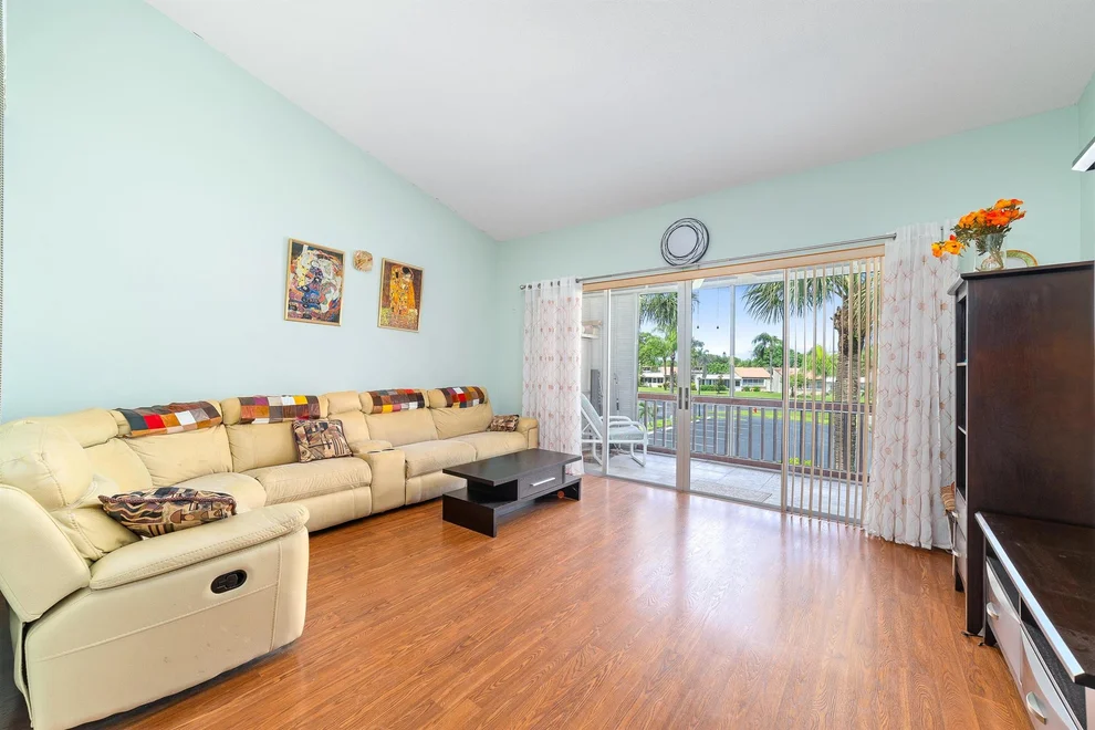 Unit for sale at 2528 Boundbrook Drive S, Palm Springs, FL 33406