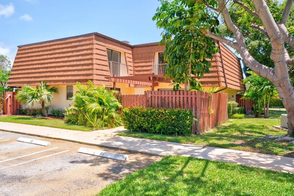Unit for sale at 2530 Albatross Road N, Delray Beach, FL 33444