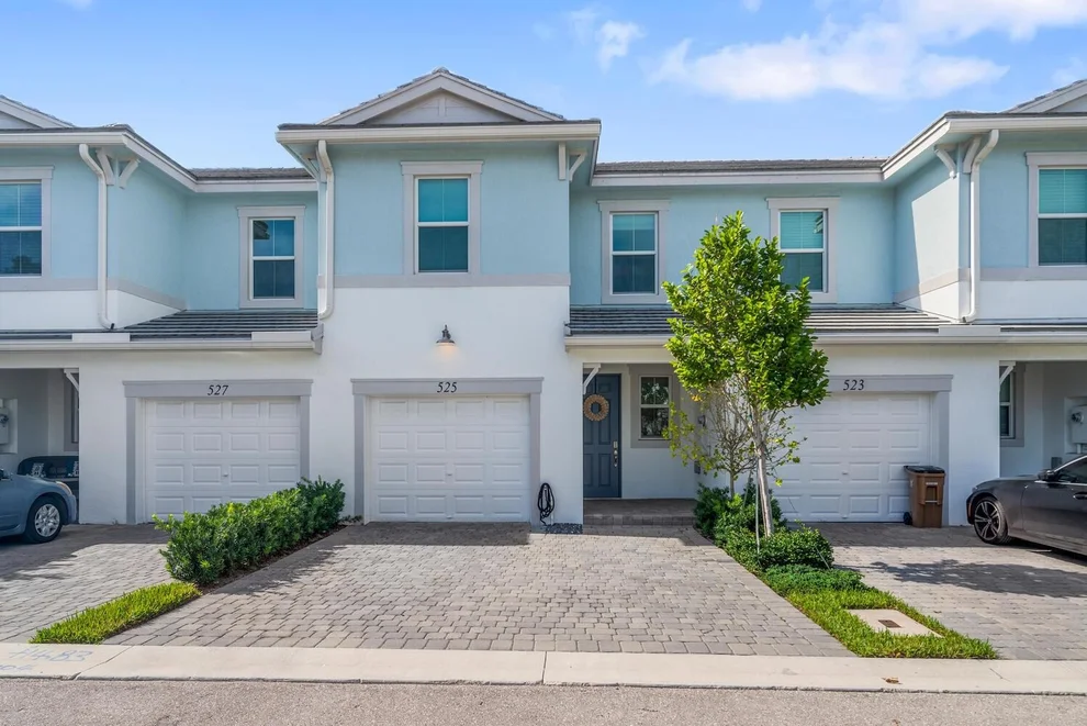 Unit for sale at 525 Spoonbill Terrace, Deerfield Beach, FL 33442