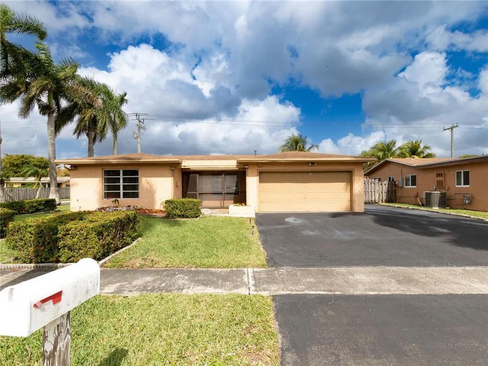 Unit for sale at 11611 NW 34th Place, Sunrise, FL 33323