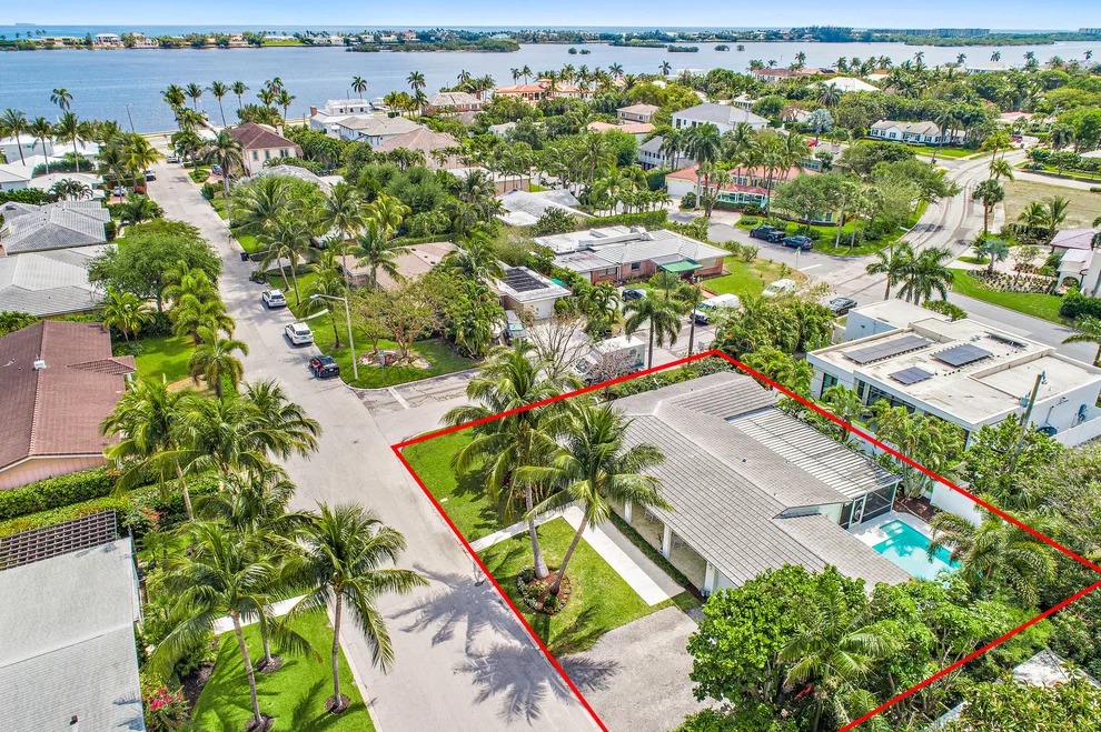 Unit for sale at 200 Elwa Place, West Palm Beach, FL 33405
