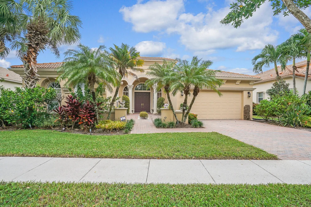 Unit for sale at 9257 Via Grande W, Wellington, FL 33411