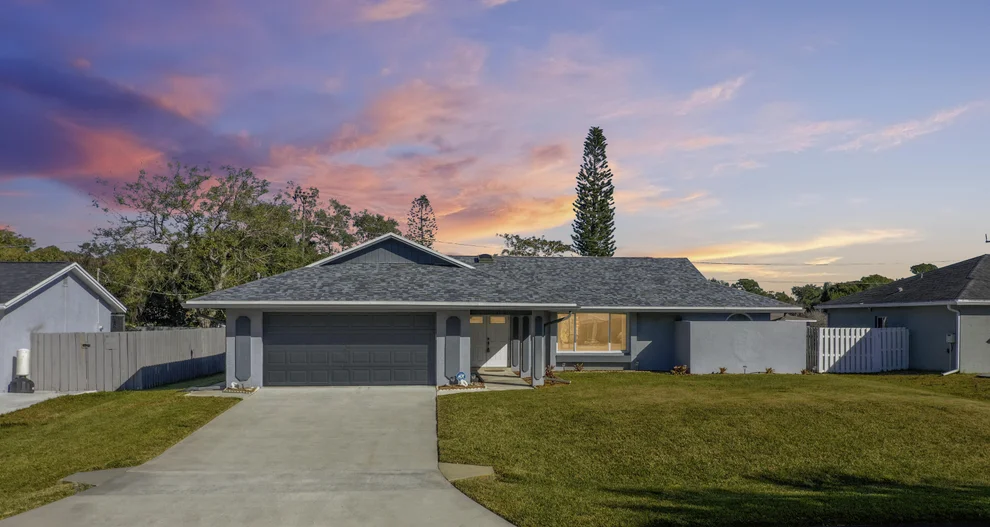 Unit for sale at 121 SE Lakehurst Drive, Port St Lucie, FL 34983