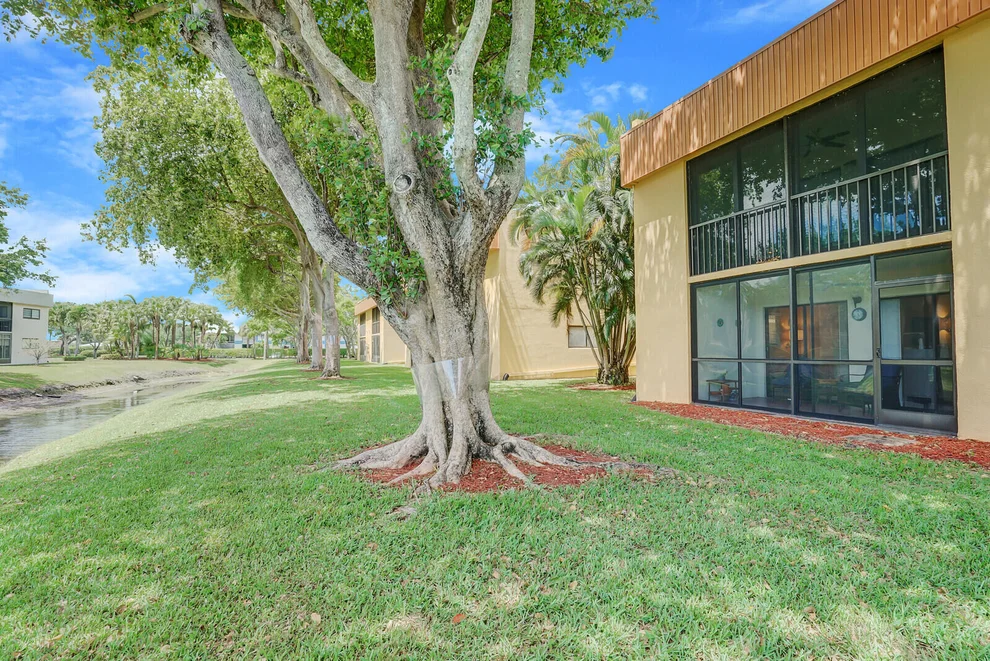 Unit for sale at 15216 Lakes Of Delray Boulevard, Delray Beach, FL 33484