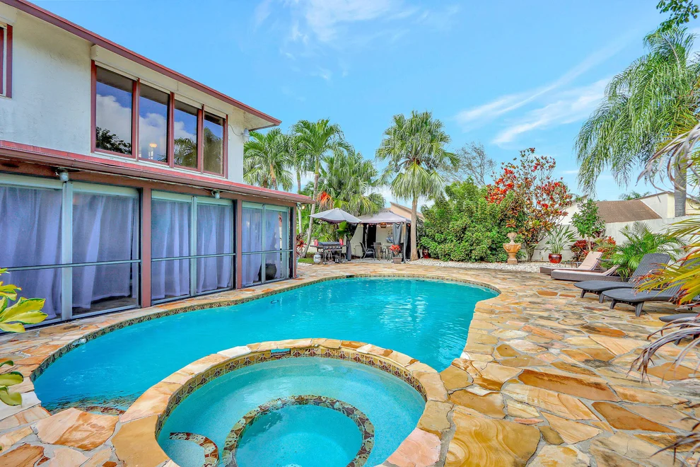 Unit for sale at 201 SW 28th Avenue, Delray Beach, FL 33445