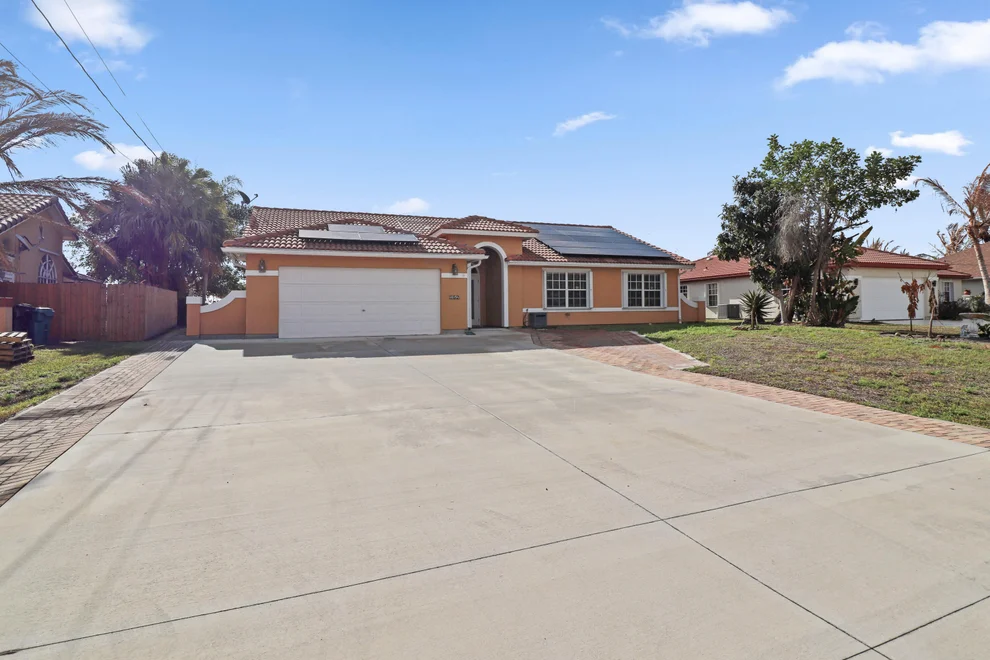 Unit for sale at 152 NE Twylite Terrace, Port St Lucie, FL 34983