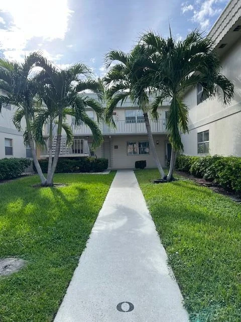 Unit for sale at 681 Saxony O, Delray Beach, FL 33446