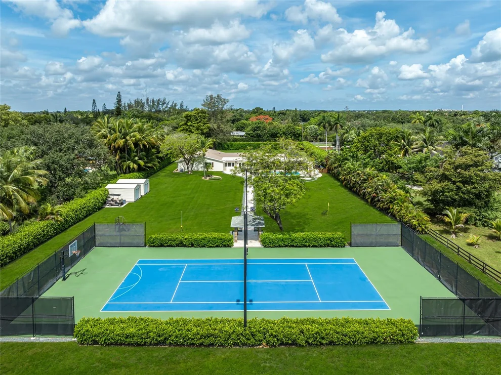 Unit for sale at 5060 Thoroughbred Lane, Southwest Ranches, FL 33330