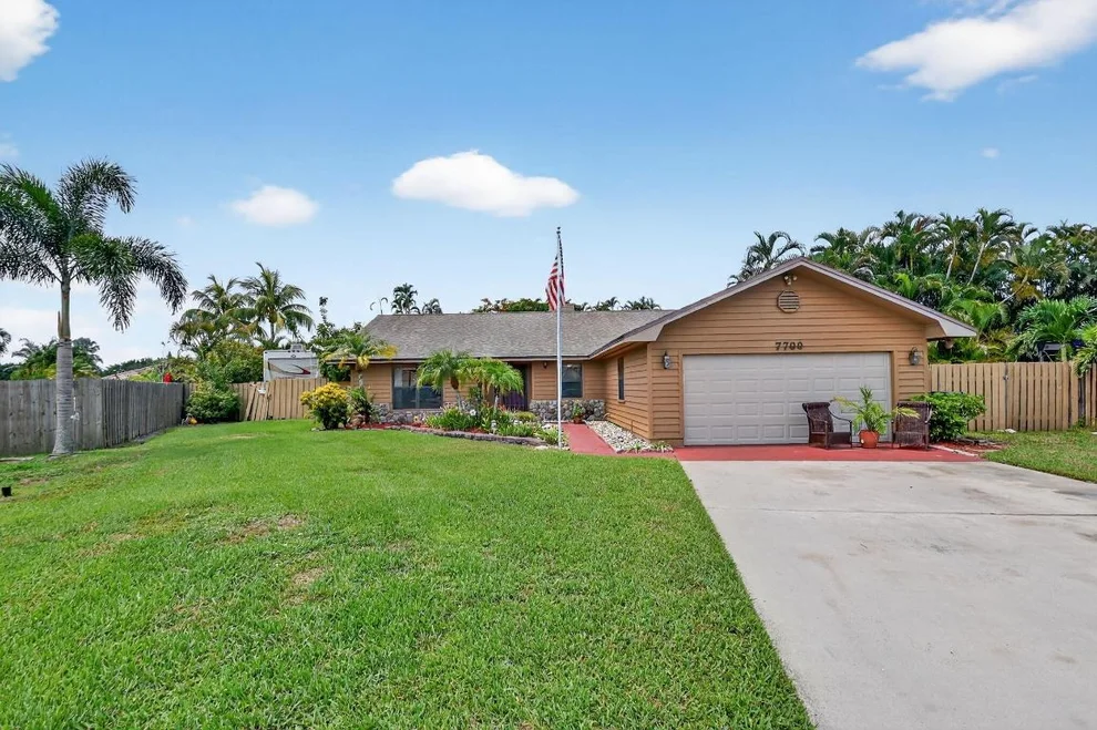 Unit for sale at 7700 Woodland Creek Lane, Lake Worth, FL 33467