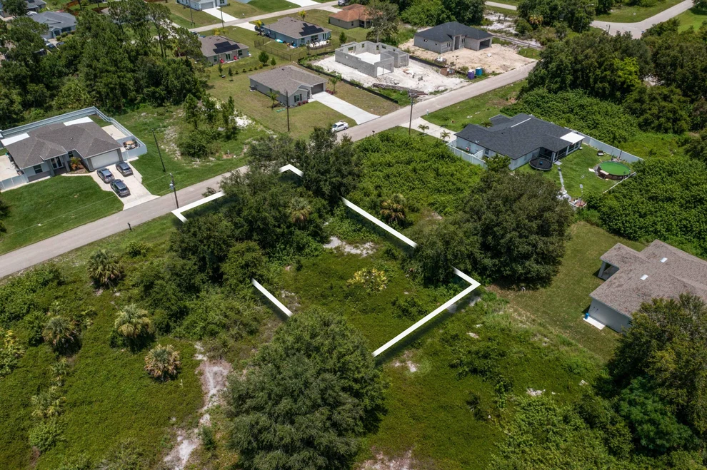 Unit for sale at 442 Redwing Street, Lehigh Acres, FL 33974