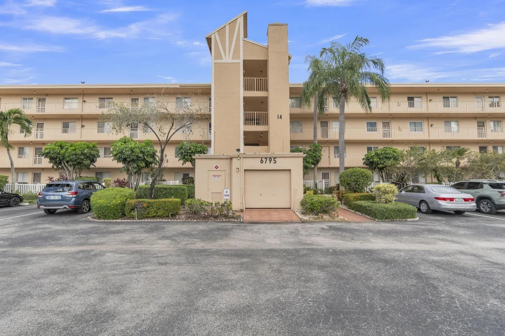 Unit for sale at 6795 Huntington Lane, Delray Beach, FL 33446