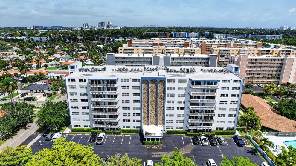 Unit for sale at 400 NE 12th Avenue, Hallandale Beach, FL 33009