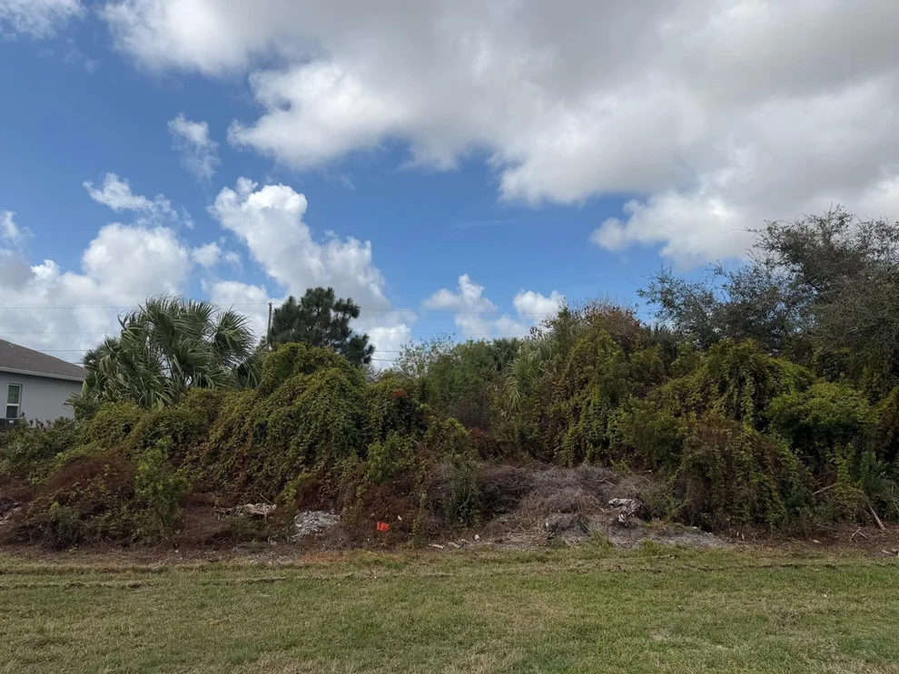 Unit for sale at 1650 SW Hampshire Lane, Port St Lucie, FL 34953