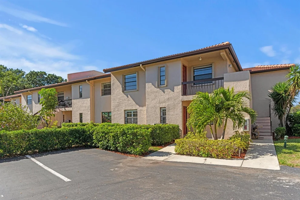 Unit for sale at 9290 Vista Del Lago, Boca Raton, FL 33428