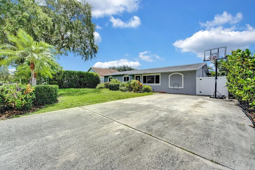 Unit for sale at 1260 SW 17th Street, Boca Raton, FL 33486