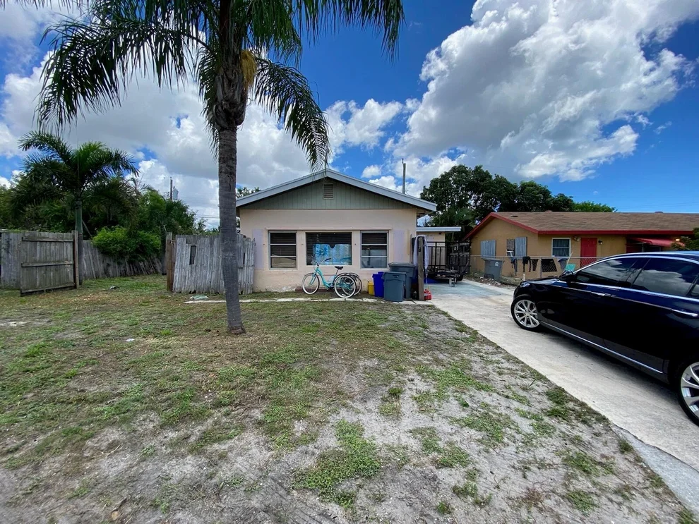 Unit for sale at 1199 Highland Road, Lake Worth, FL 33462