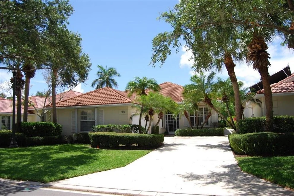 Unit for sale at 125 Lost Bridge Drive, Palm Beach Gardens, FL 33410