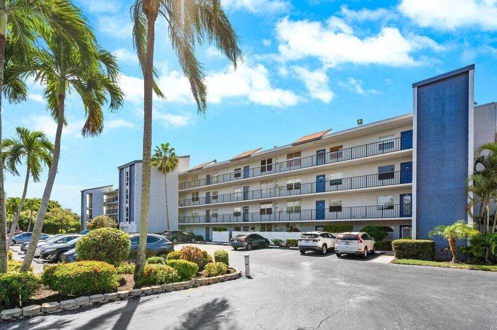 Unit for sale at 6675 S Oriole Boulevard, Delray Beach, FL 33446