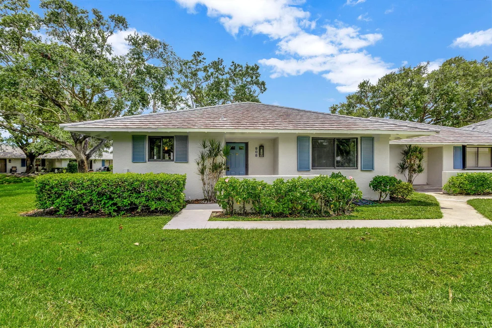 Unit for sale at 908 Club Drive, Palm Beach Gardens, FL 33418