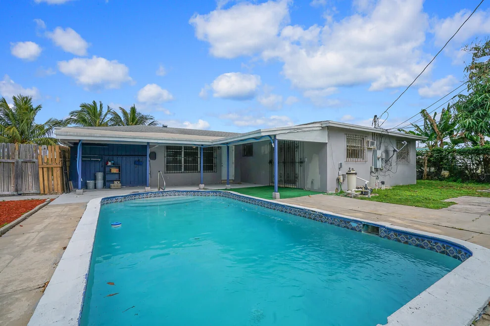 Unit for sale at 301 W 23rd Street, Riviera Beach, FL 33404