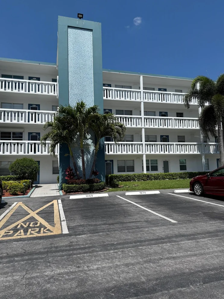 Unit for sale at 2071 Exeter D, Boca Raton, FL 33434
