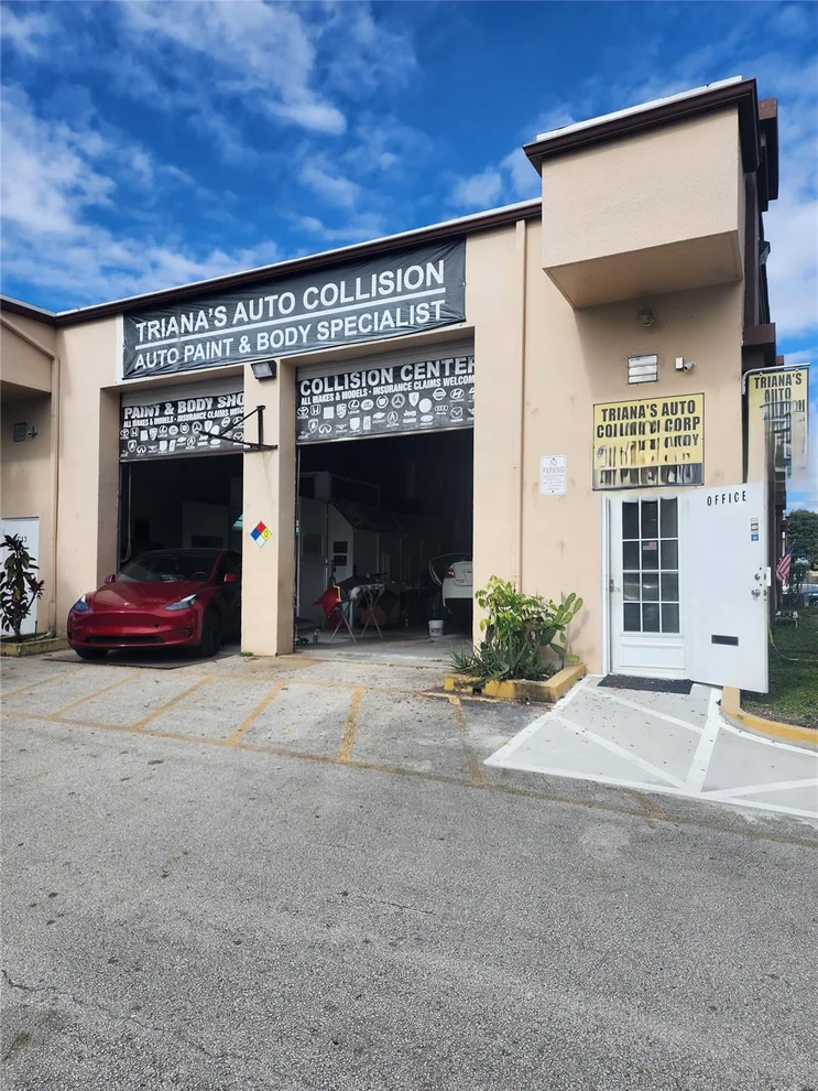 Unit for sale at 2031 SW 70th Avenue, Davie, FL 33317