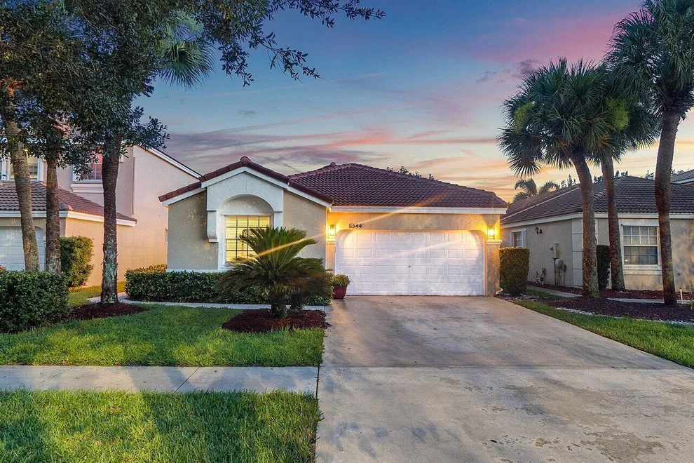 Unit for sale at 6544 Columbia Avenue, Lake Worth, FL 33467